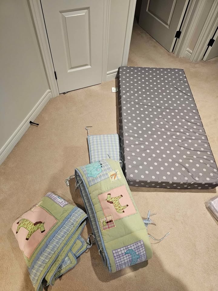 Baby crib and matress - photo 2