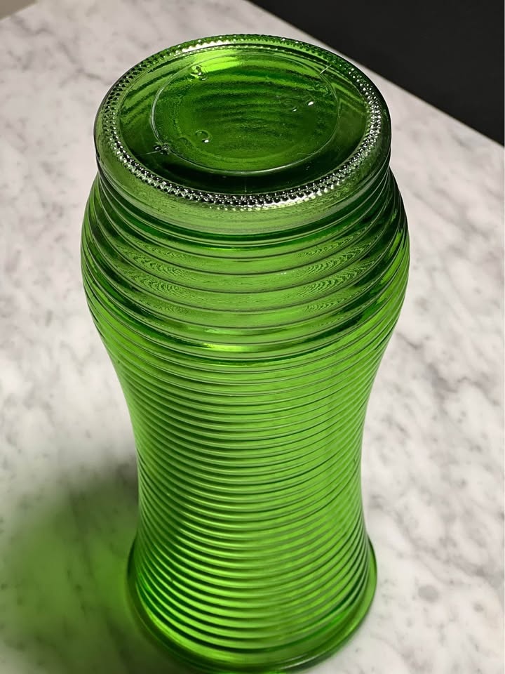 Vintage CFG green horizontal ribbed glass vase - photo 5