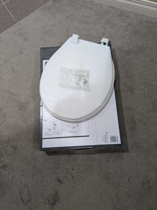 Round toilet seats x2
