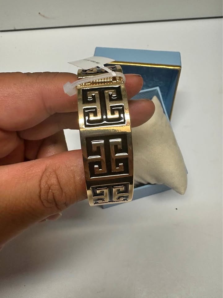 ✨ Piper·K Gold Cuff Bracelet – Brand New w/ Box