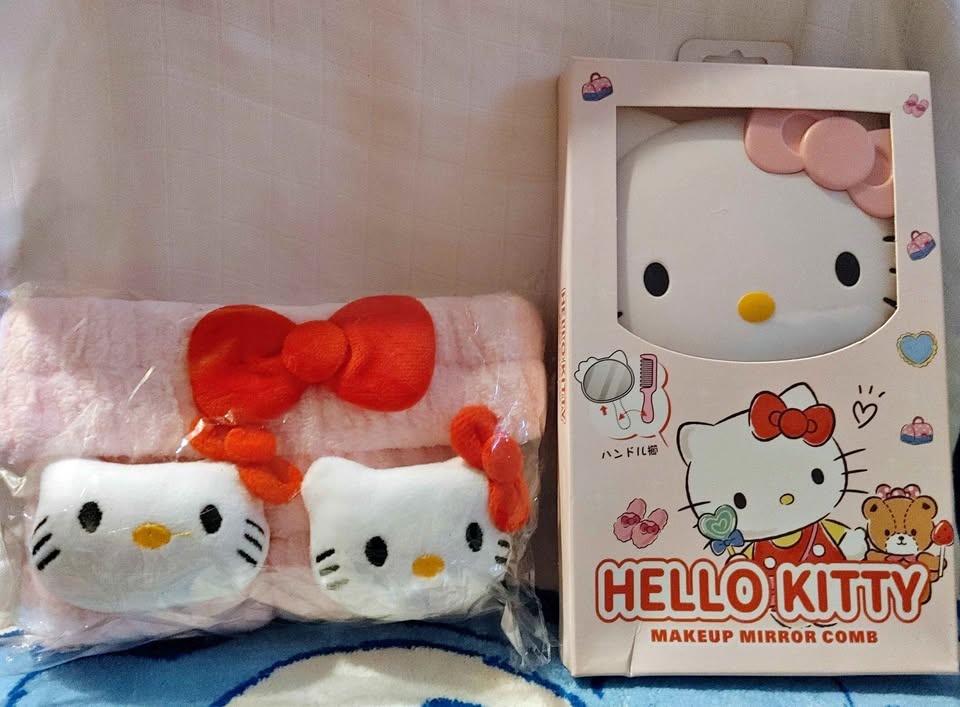 Hello Kitty Makeup Mirror & Headband Set
