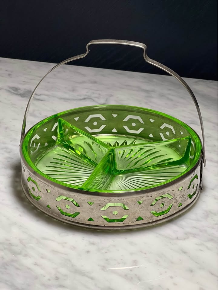 Vintage uranium glass dish in a metal basket - photo 2