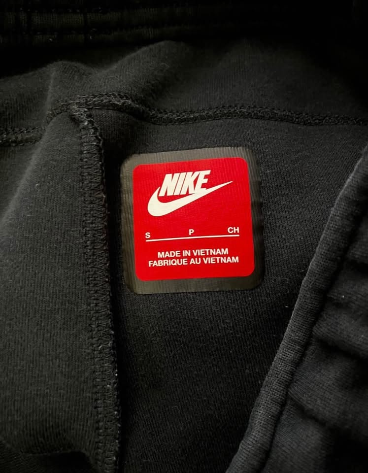 Nike Tech Black Sweatpants - photo 3