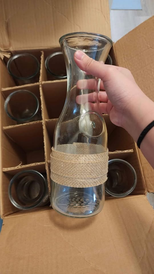 1L Carafe x 8