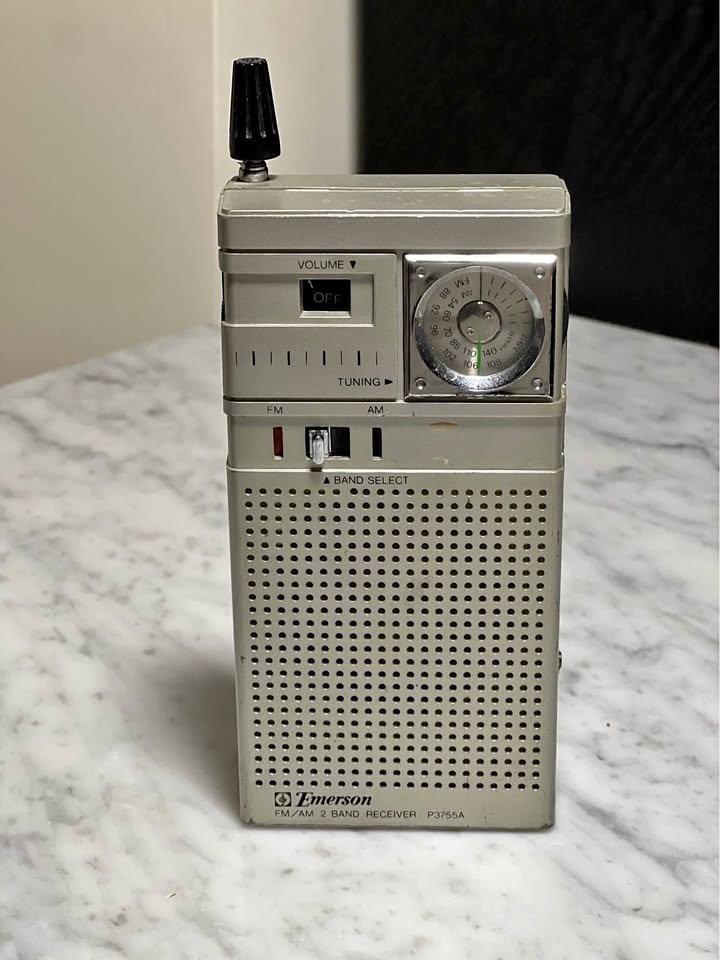 Emerson Radio P3755A Vintage Collectible