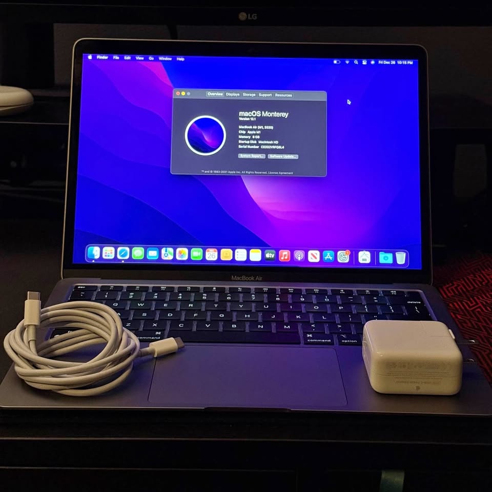 13” M1 MacBook Air – 8GB RAM/256GB SSD – Space Gray