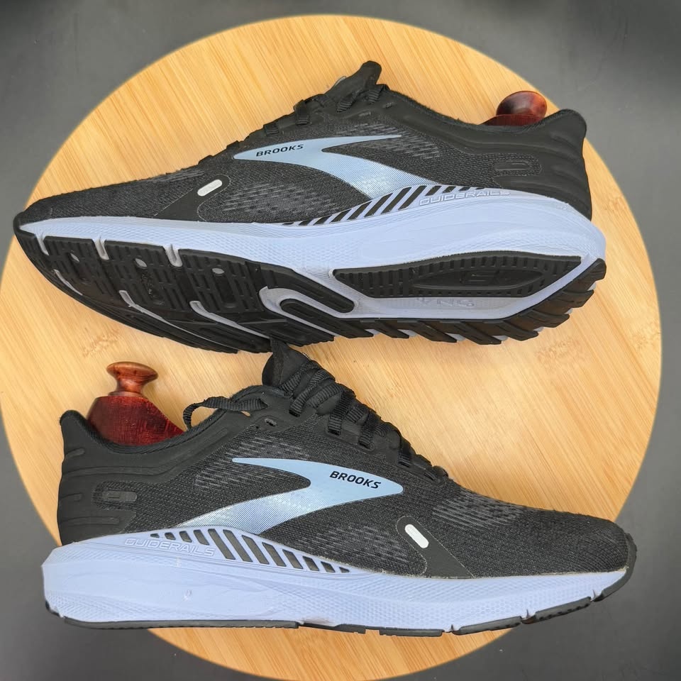BROOKS LAUNCH GTS 9 BLACK/EBONY/PURPLE WOMENS SZ 7 - photo 4