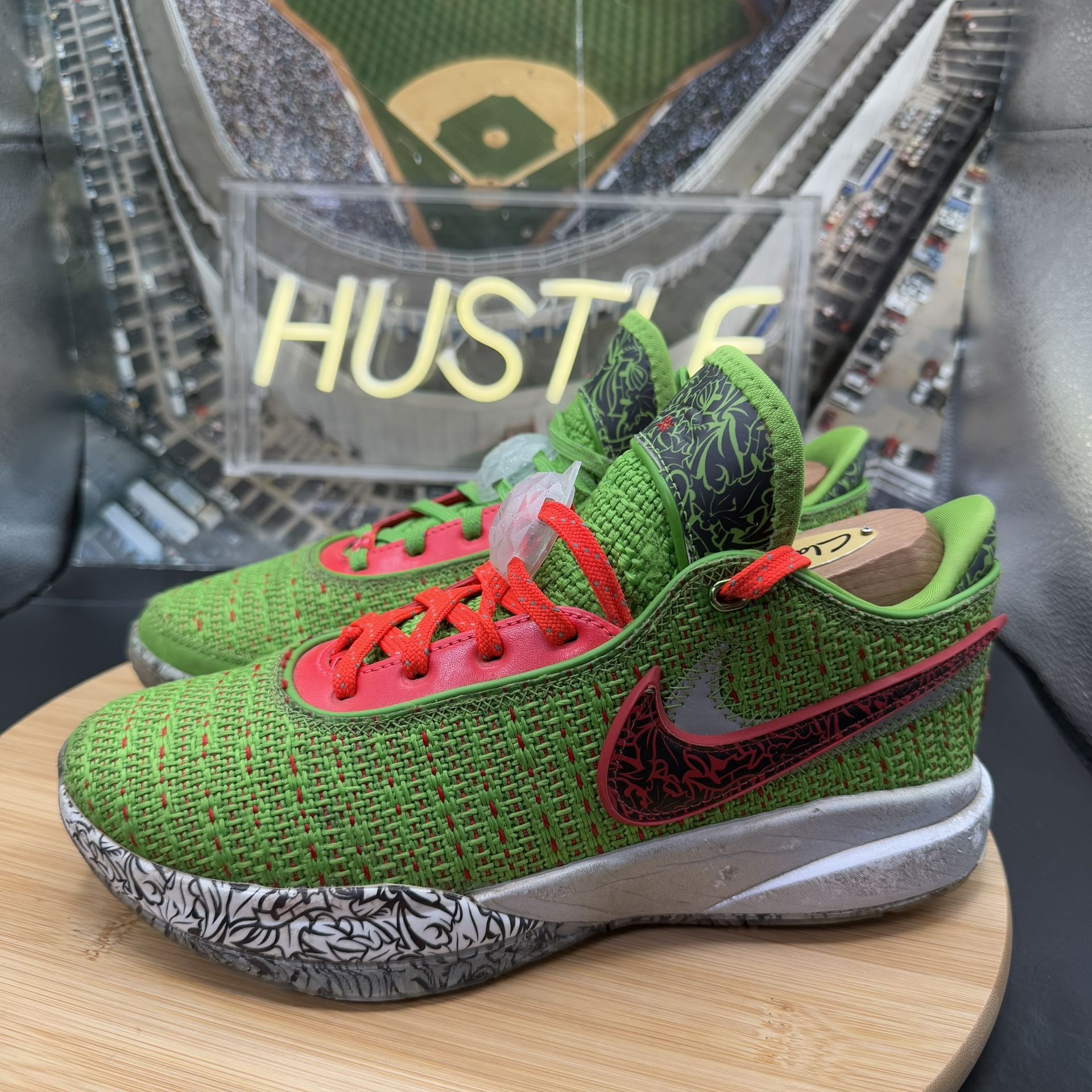 Nike Lebron XX 20 'Stocking Stuffer' Green Sneakers (GS) Size 6. - photo 3