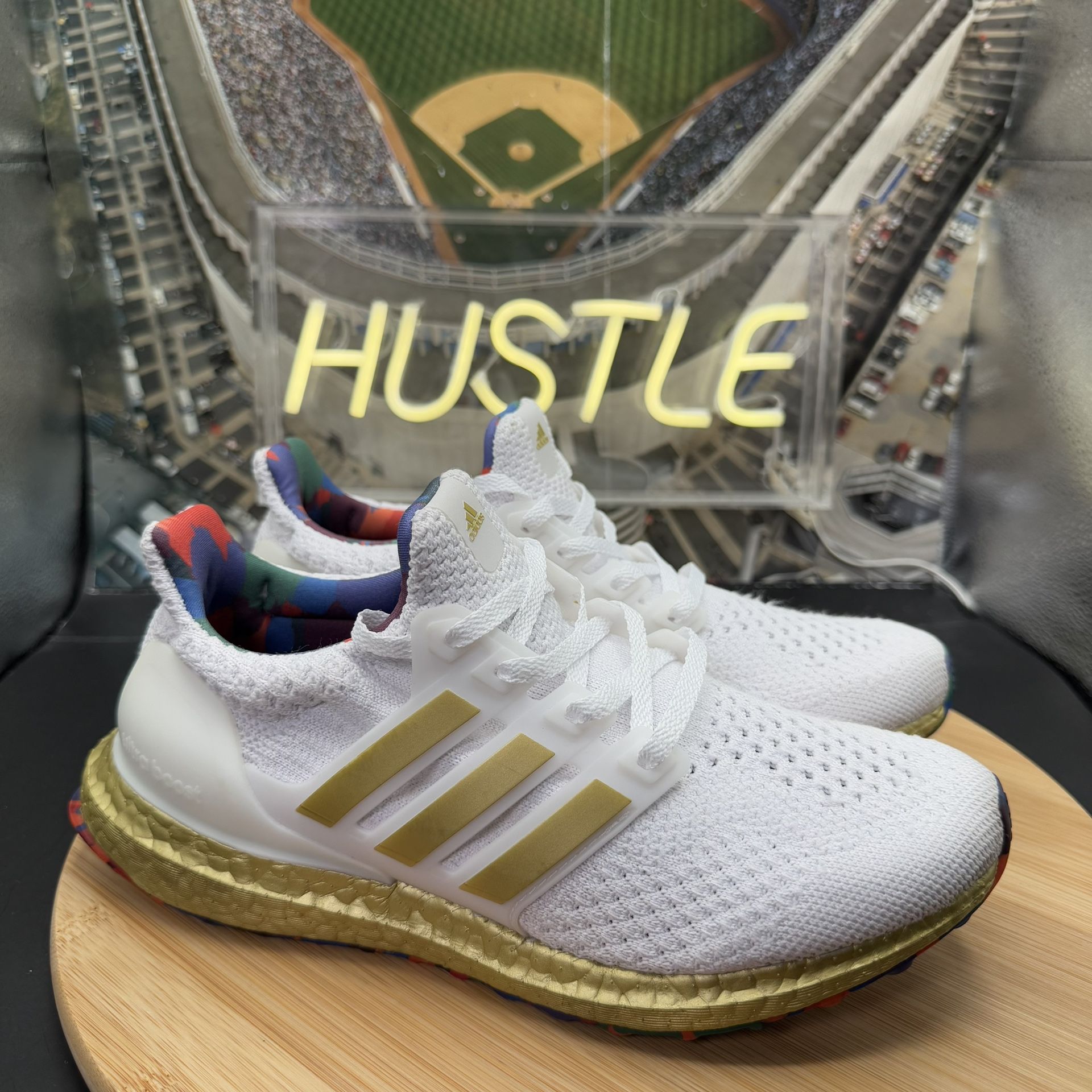 Adidas Ultra Boost 5.0 DNA Women’s 7 White/Gold Metallic - photo 2