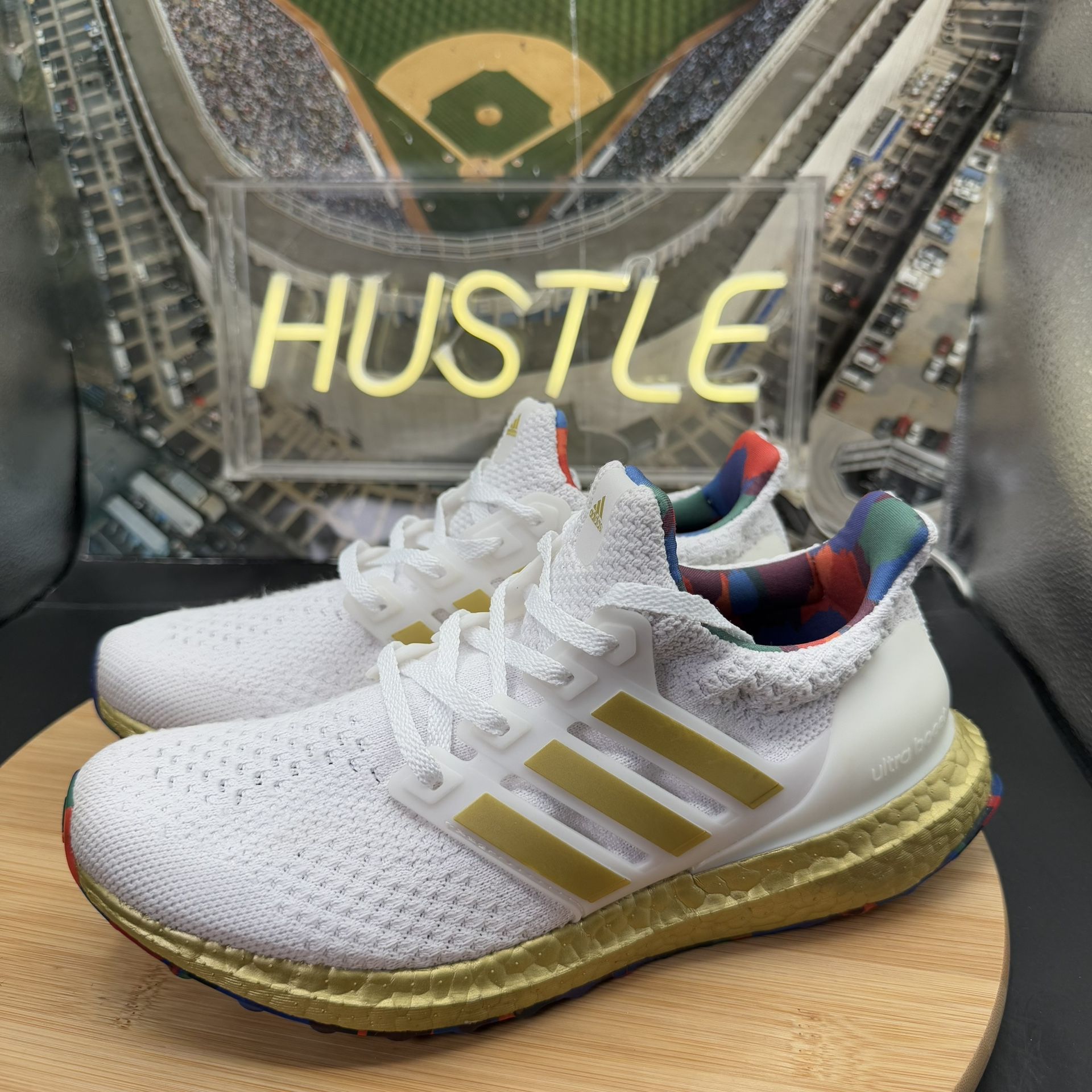 Adidas Ultra Boost 5.0 DNA Women’s 7 White/Gold Metallic - photo 3