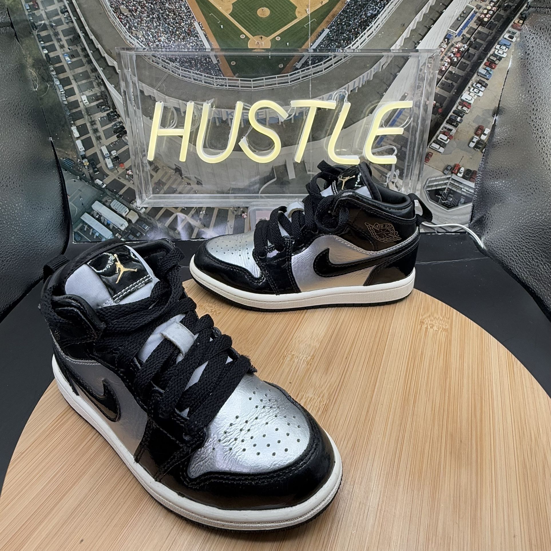 Air Jordan 1 Mid SE “Black Metallic Gold” (PS) Sz 12C