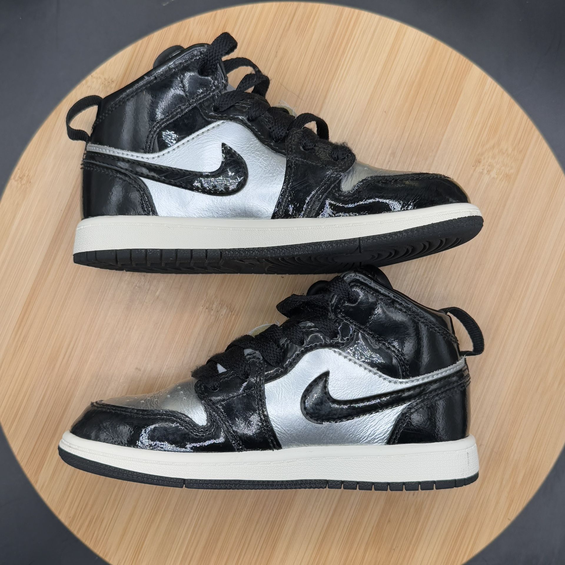 Air Jordan 1 Mid SE “Black Metallic Gold” (PS) Sz 12C - photo 5