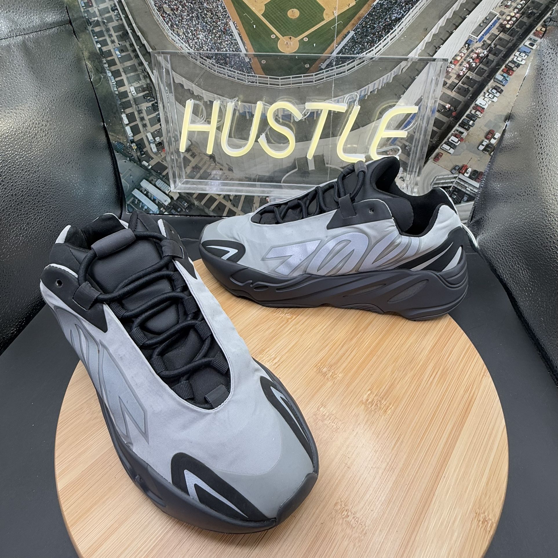 Yeezy Boost 700 MNVN “Metallic” Men’s Sz 7.5