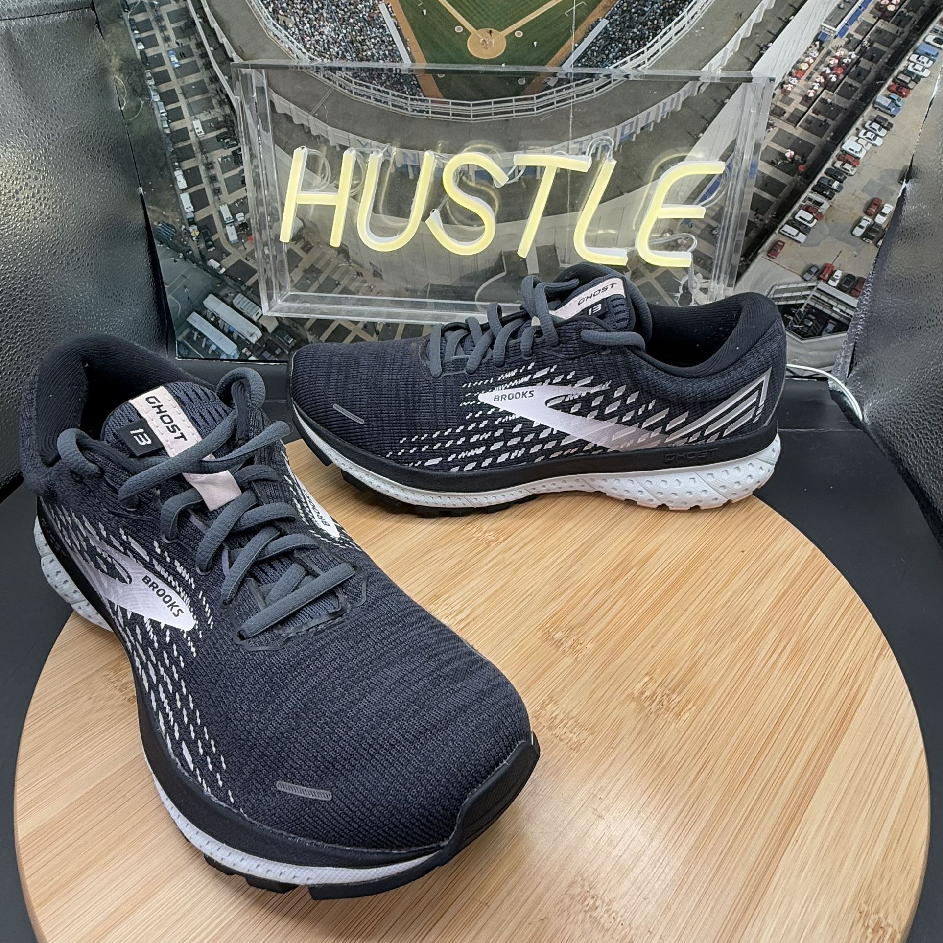 Brooks Ghost 13 Women’s Ombre/Black/Primrose Sz 7 (B)