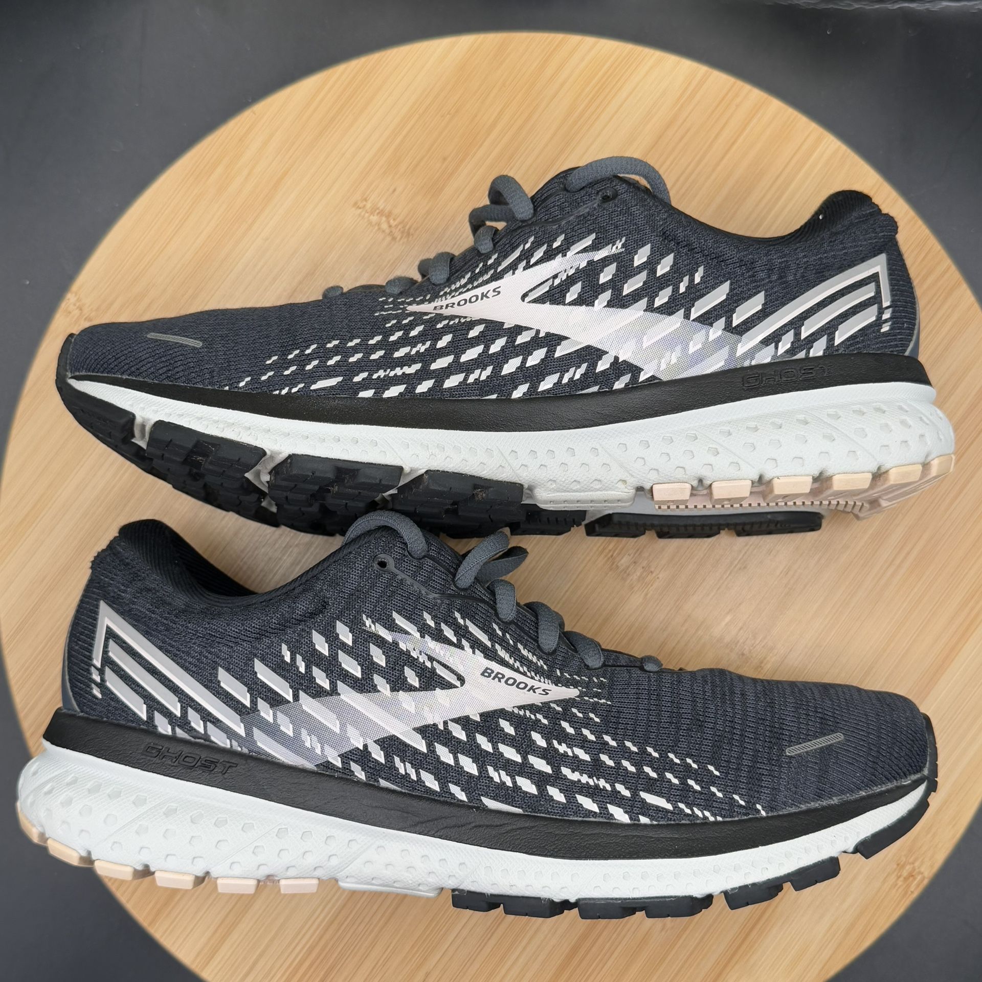Brooks Ghost 13 Women’s Ombre/Black/Primrose Sz 7 (B) - photo 4
