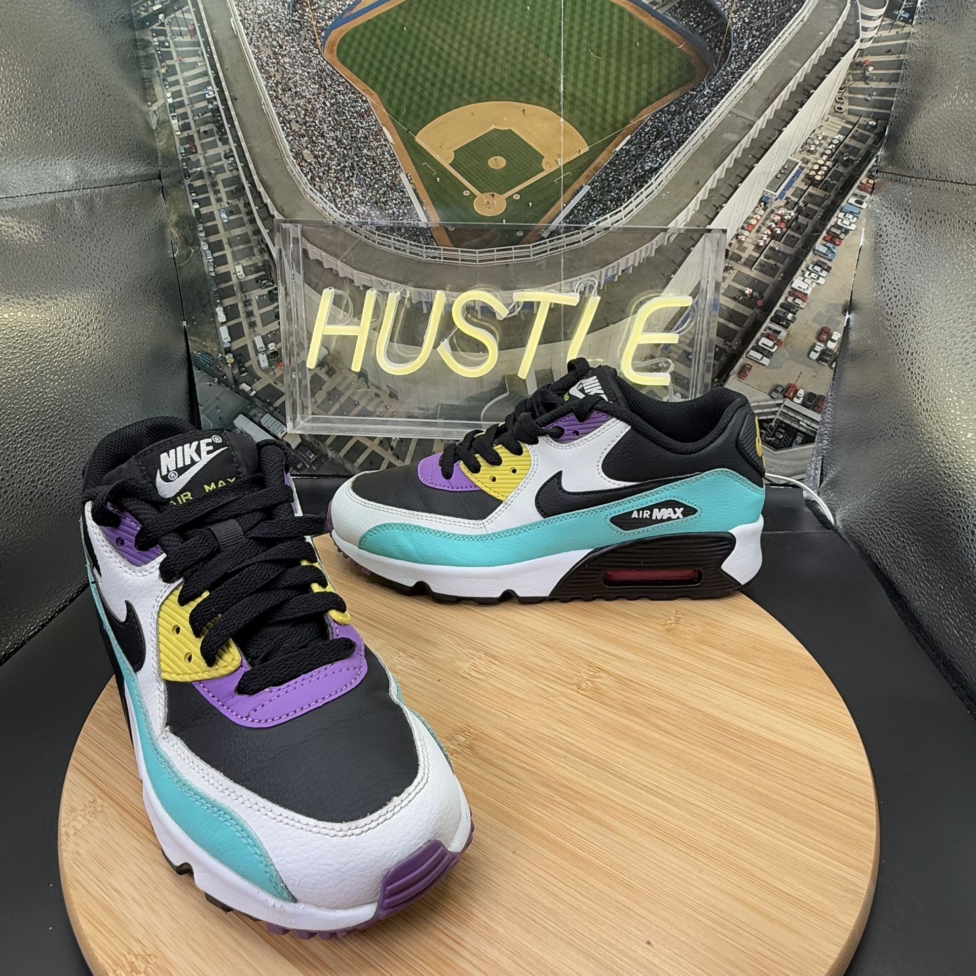 Nike Air Max 90 (GS) ‘Black Clear Jade’ Size 5.5Y