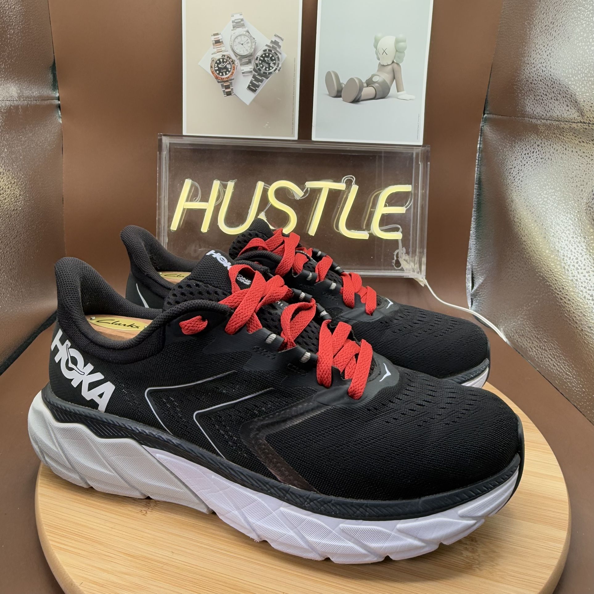 HOKA ONE ONE MEN'S ARAHI 5 SZ 9.5D BLACK/WHITE - photo 2