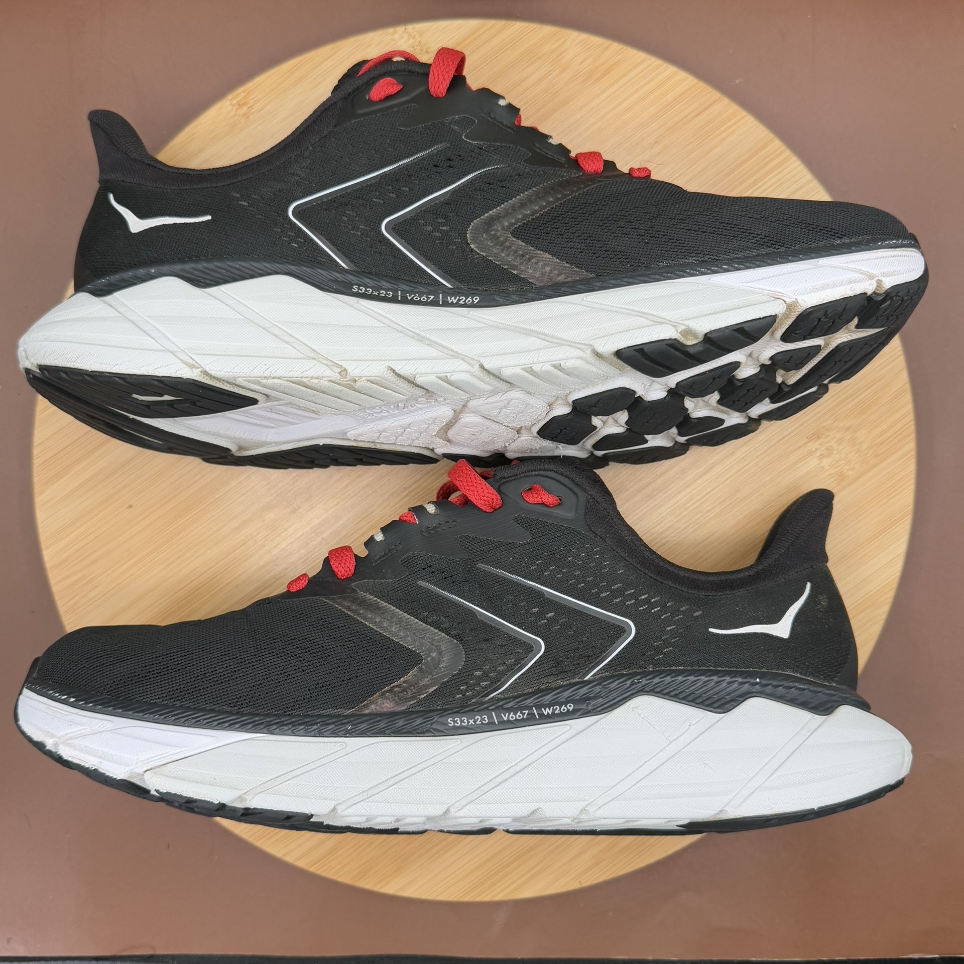 HOKA ONE ONE MEN'S ARAHI 5 SZ 9.5D BLACK/WHITE - photo 5