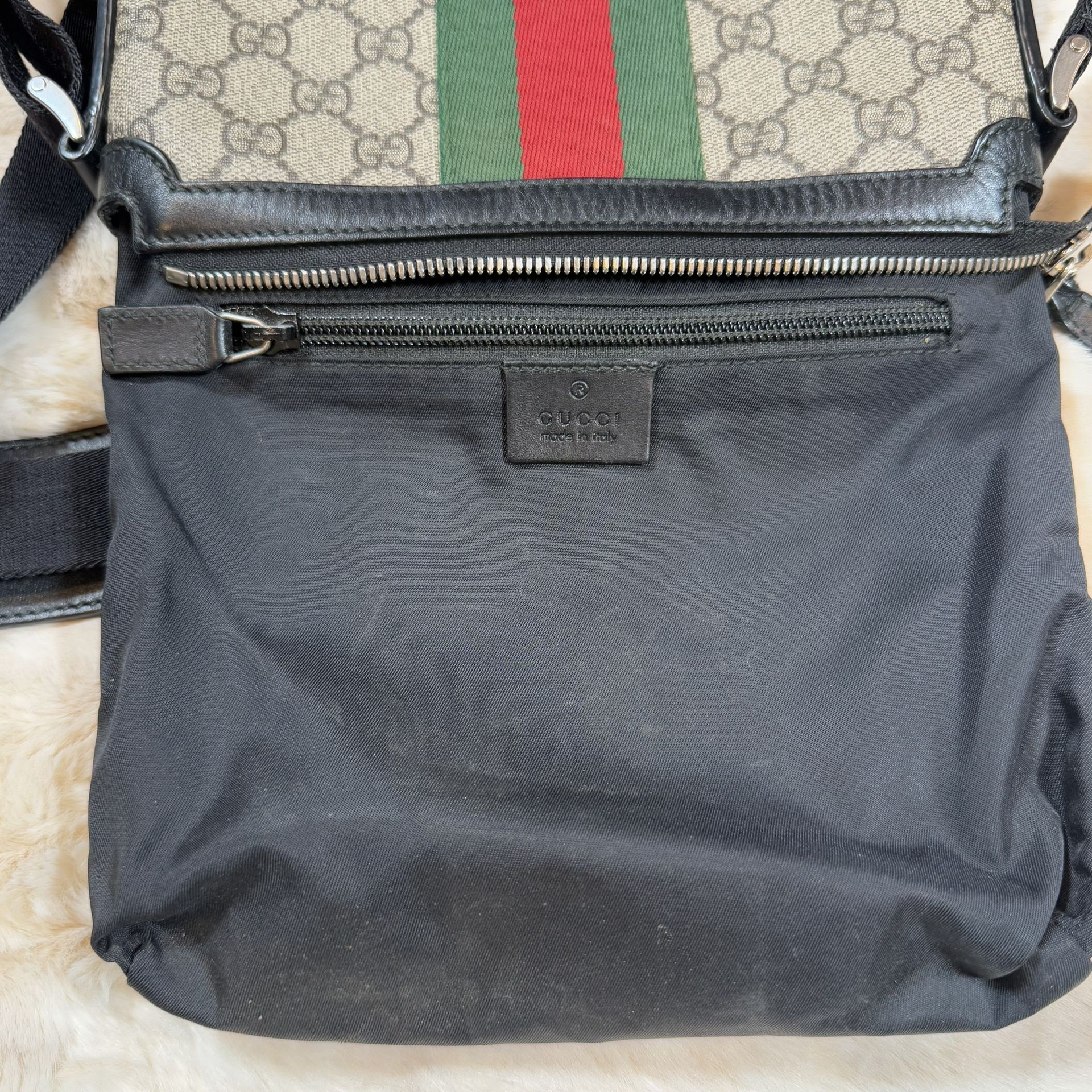 GUCCI GG SUPREME MONOGRAM WEB MESSENGER BAG - photo 4