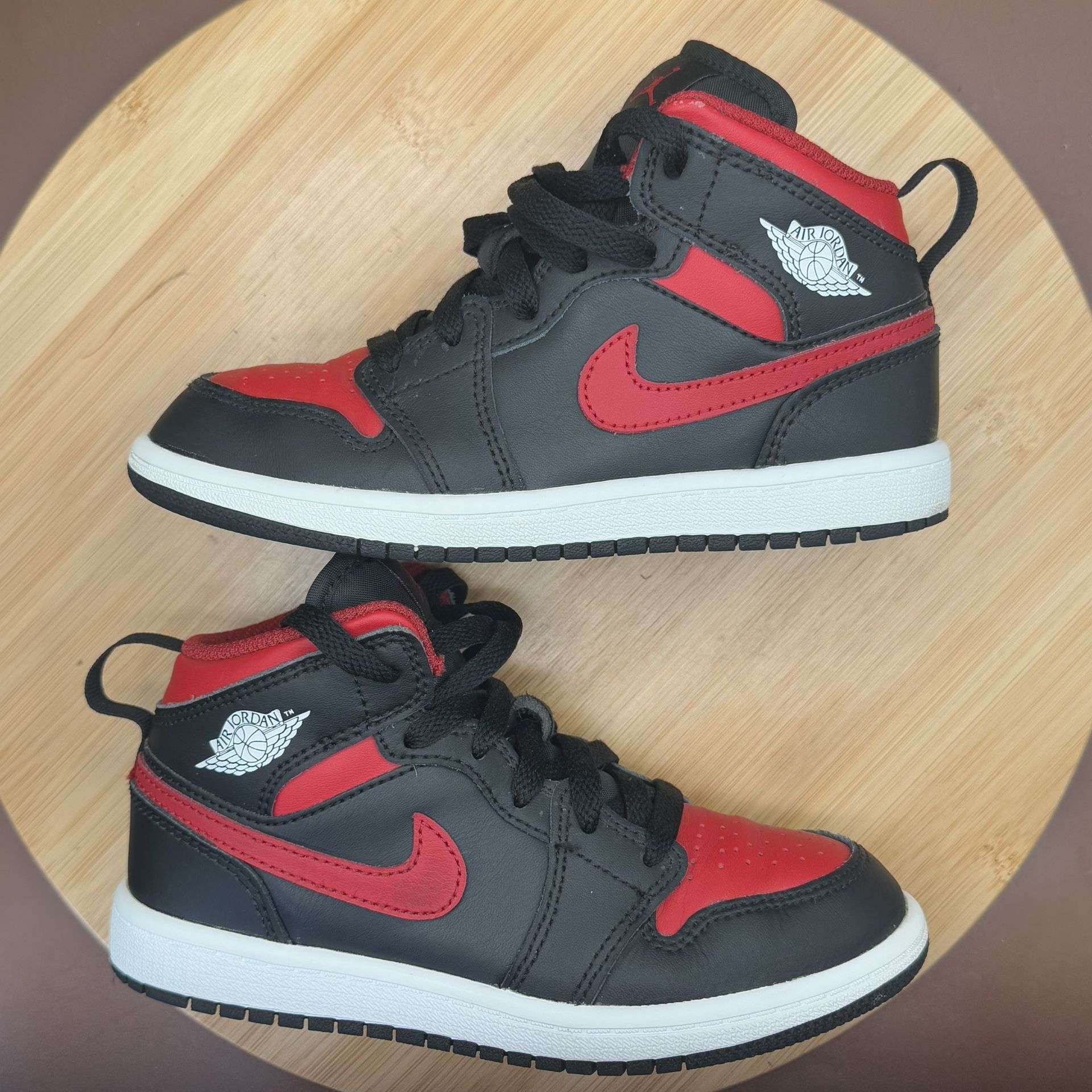 Nike Air Jordan 1 Mid “Bred” Shoes Boys Size 13C - photo 4