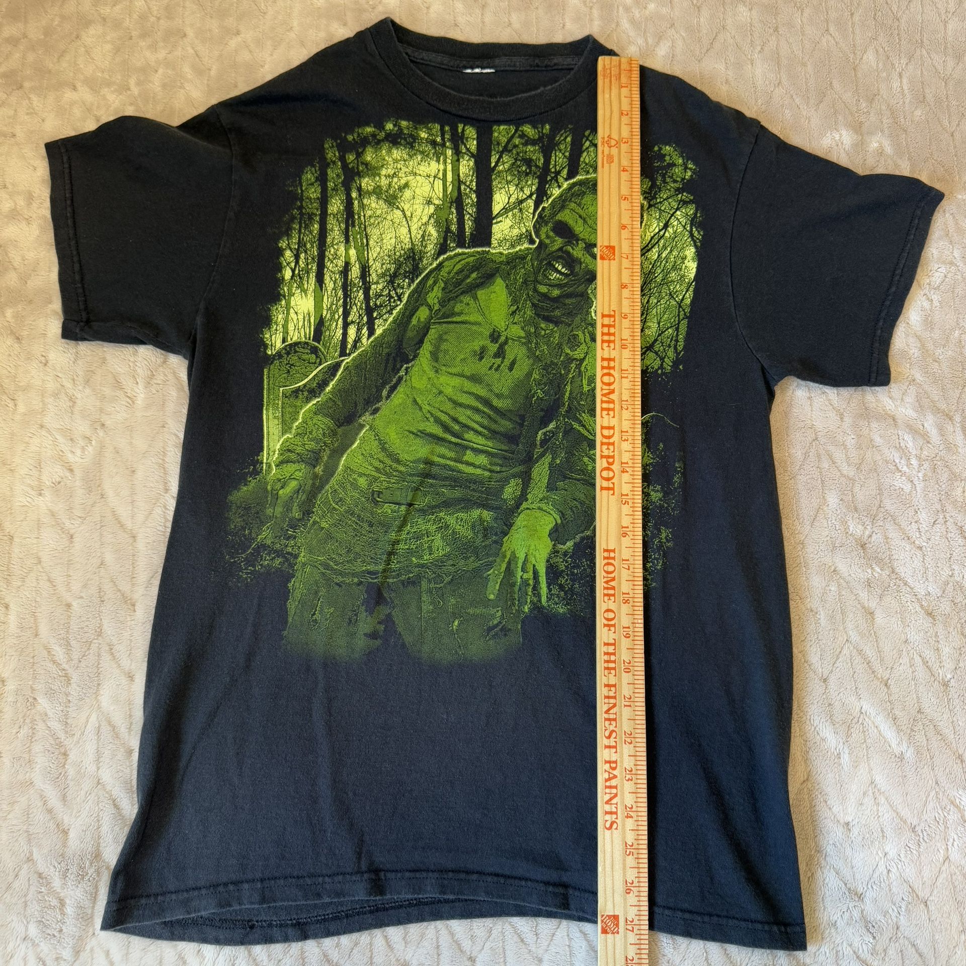 Retro Y2K Black/Green Zombie Graphic Shirt Adult Medium Walking - photo 5