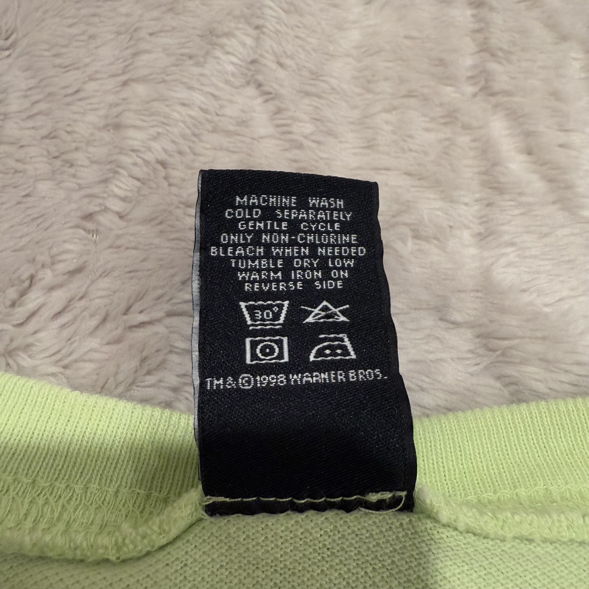 Vintage Daffy Duck "In Greed We Trust" Shirt M - photo 4