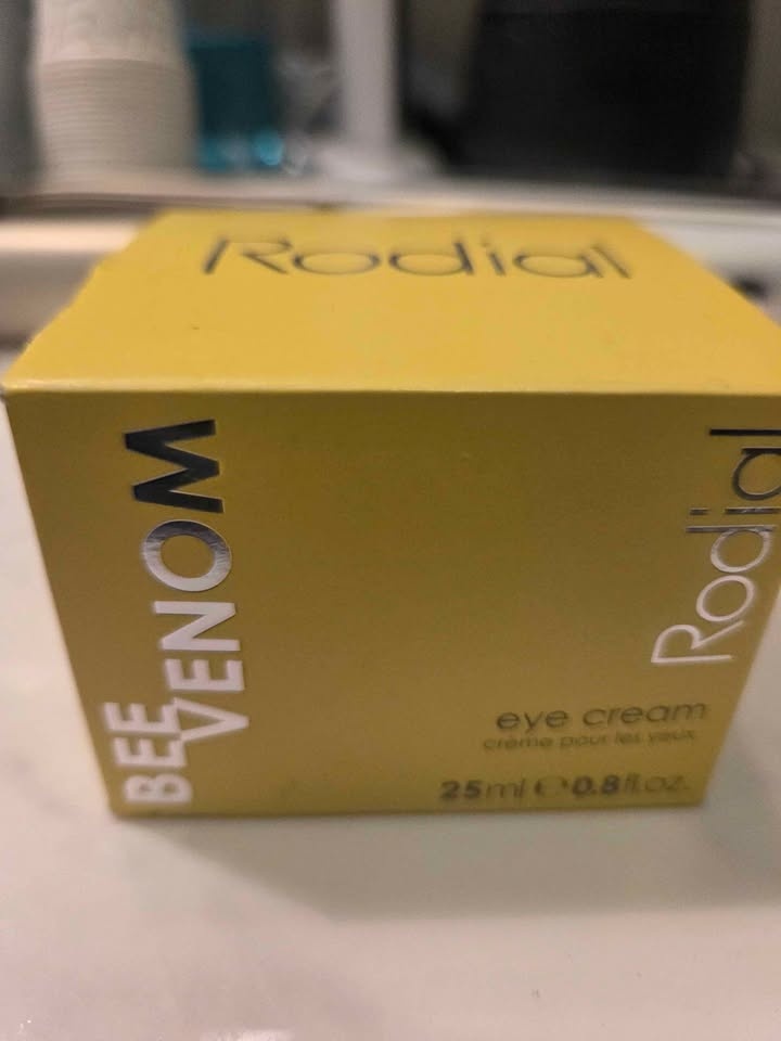 Rodial Bee Venom Eye Cream - photo 4