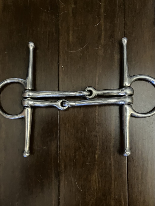 Full cheek snaffle bit