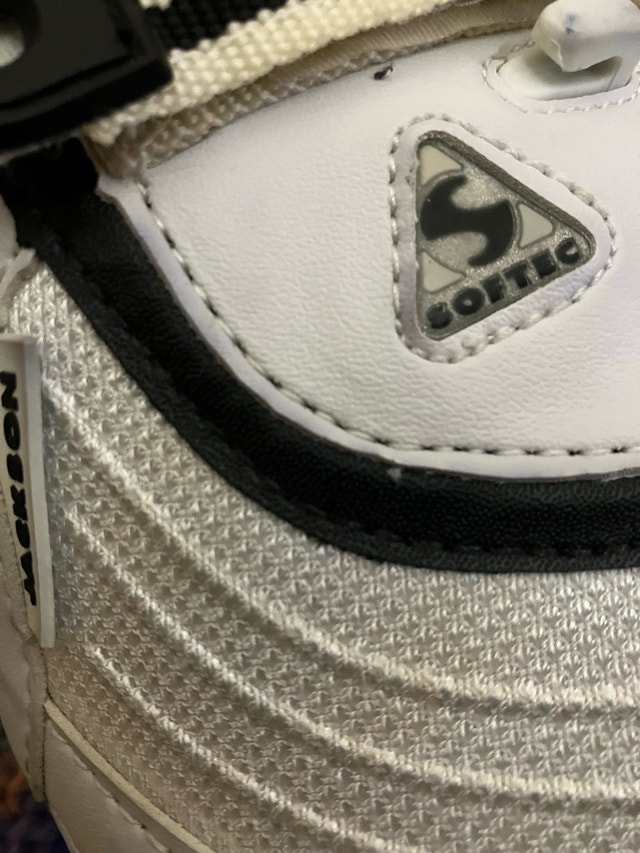 Figure skates