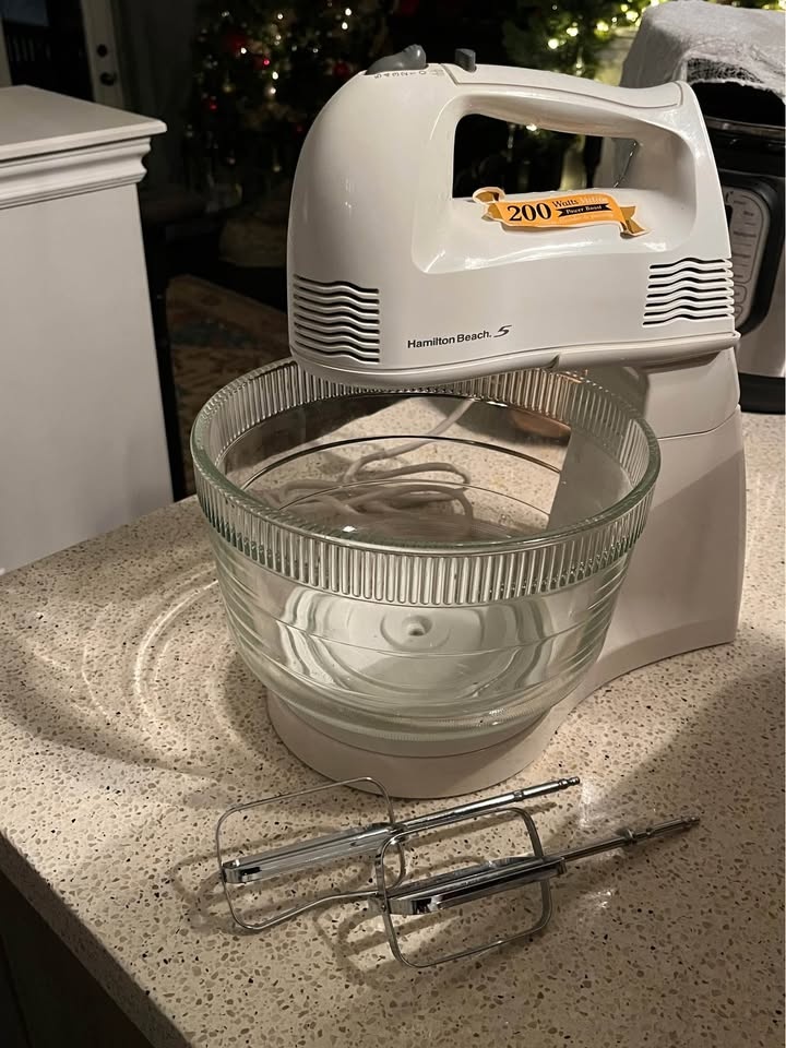 Hamilton Beach Stand Mixer - photo 2