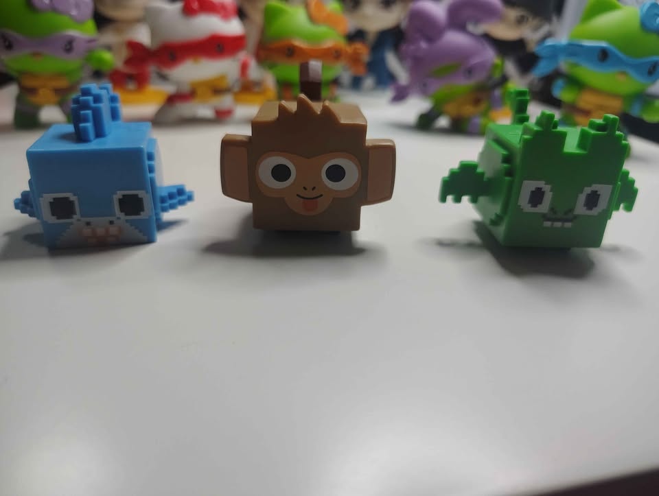 McDonald's Happy Meal Toy Lot - BTS, Hello Kitty x TMNT - photo 3