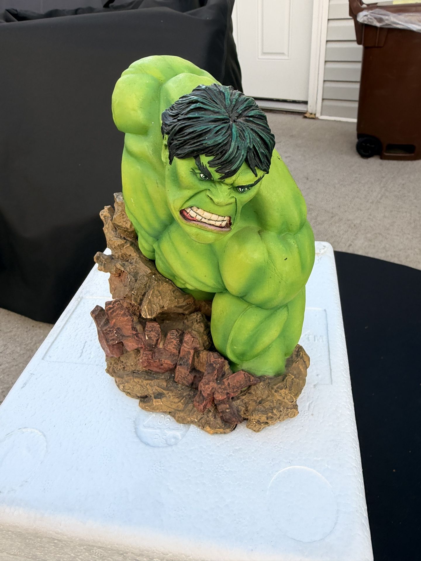 Marvel Universe Hulk 7" Resin Bust by Rudy Garcia - photo 3