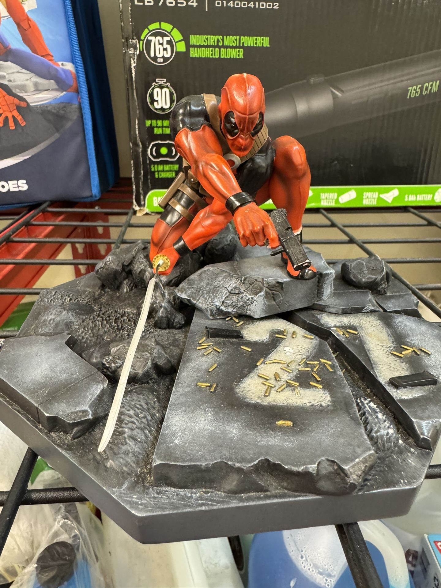Marvel MindStyle DeadPool Collector Statue - photo 2