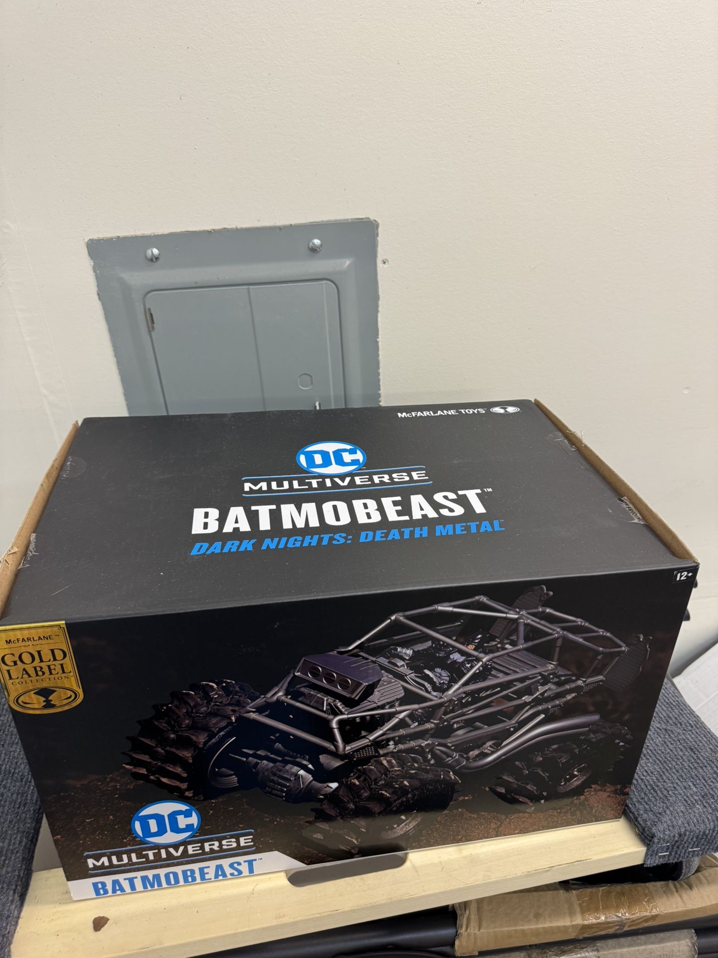 DC Batmobeast Gold Label Brand New in Box - photo 4