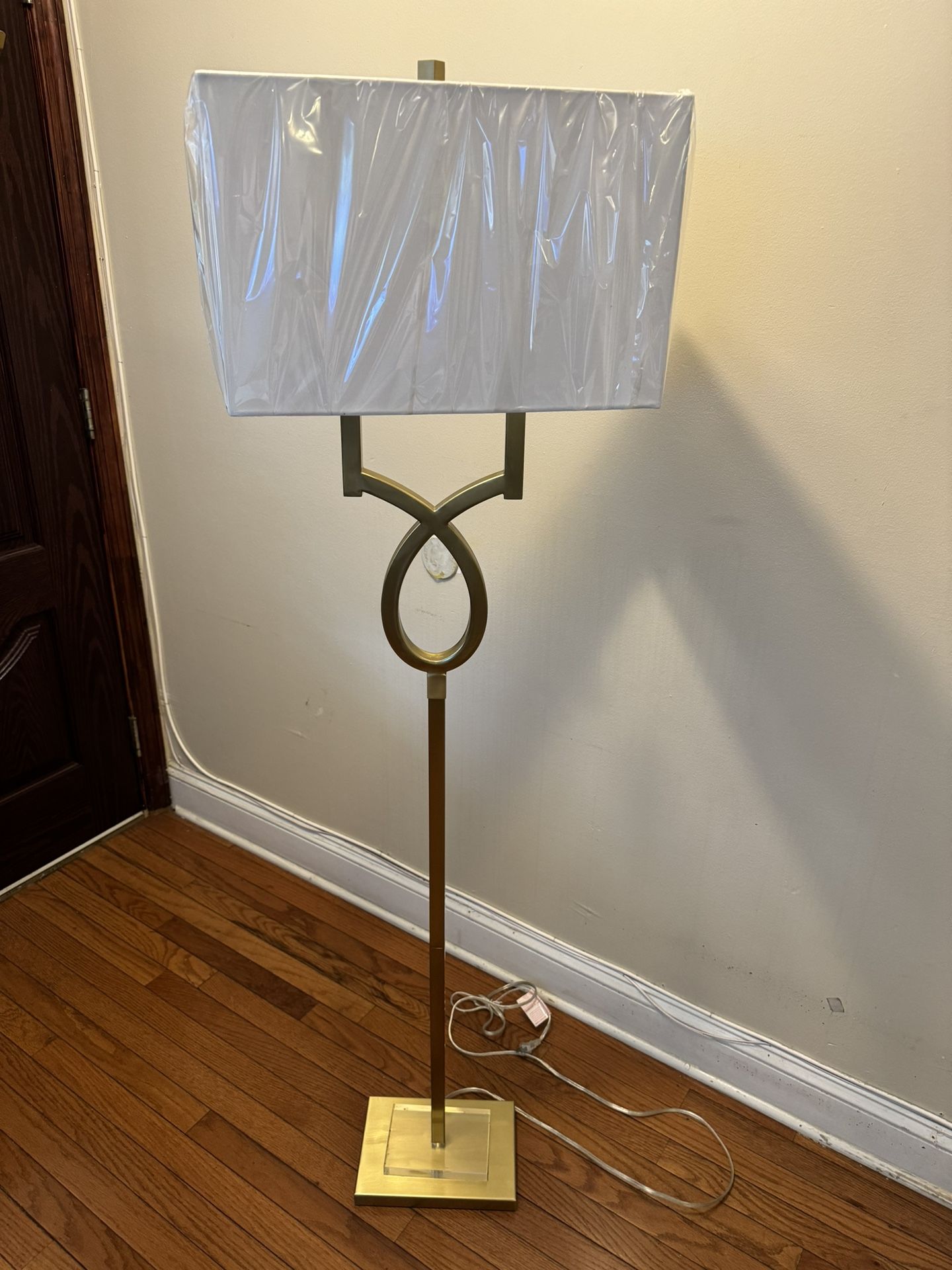 Stand Up Lamp Brand New - photo 2