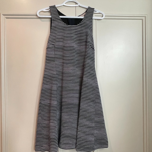 Banana Republic Sleeveless Skater Dress - Size 2P - photo 2