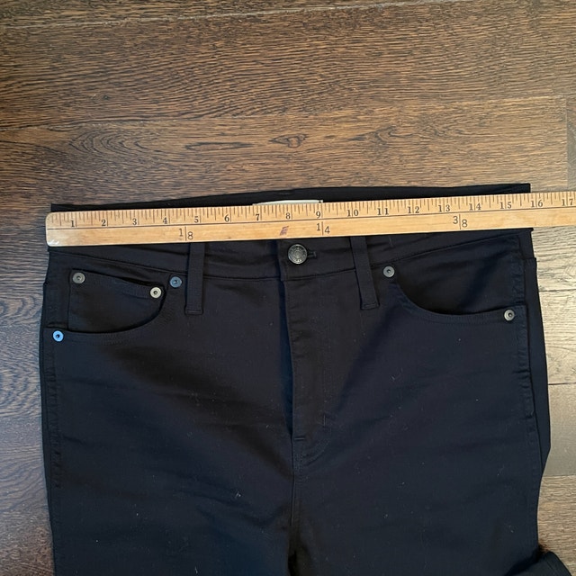 Madewell 10" High-Rise Sateen Jeans- Size 30 - photo 2