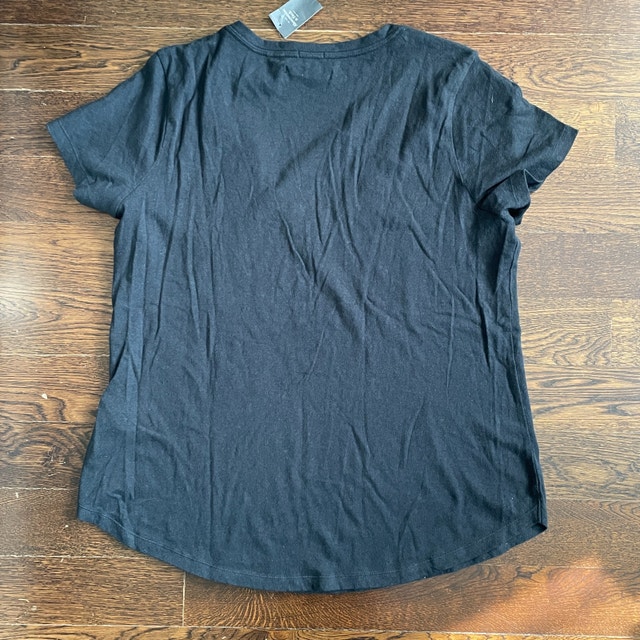 NWT Abercrombie & Fitch Black Vneck Woman's cotton Tshirt-XL - photo 3