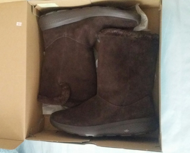 BNIB Skechers Women's Boots 9W