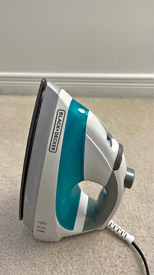 Black+Decker Iron – Good Condition