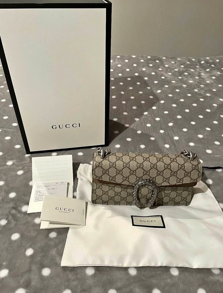 Gucci Dionysus Medium Shoulder Bag
