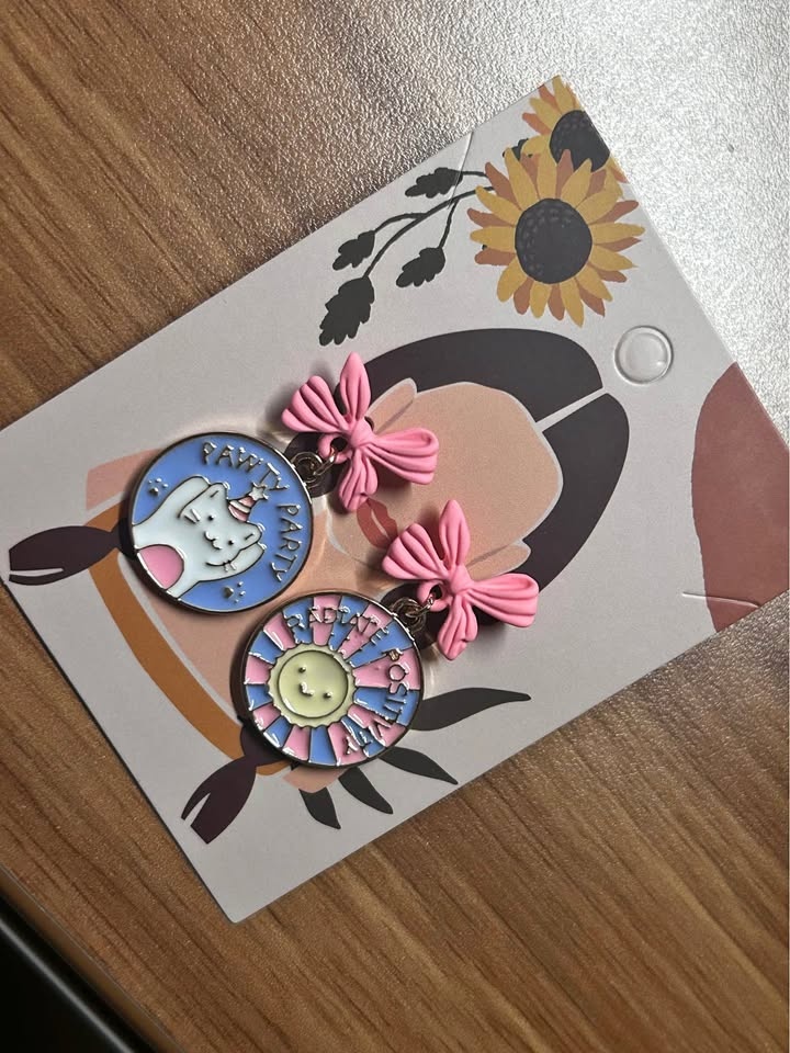 Cute Cat & Sun Mismatch Design