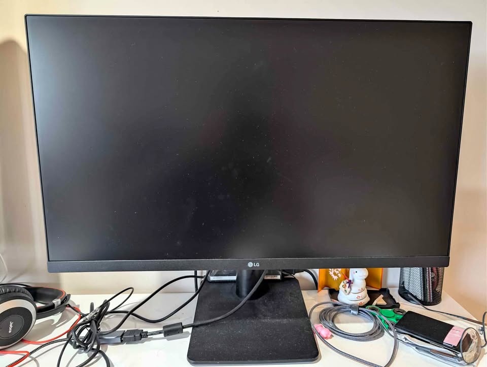 LG 27" FHD 100Hz Monitor + Box & HDMI
