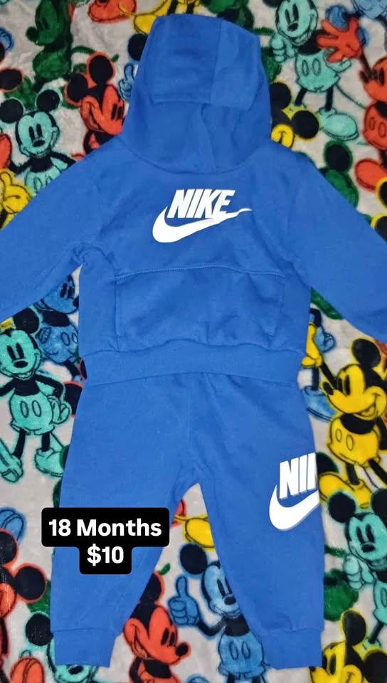 Sweatsuit & Sweatpants $12