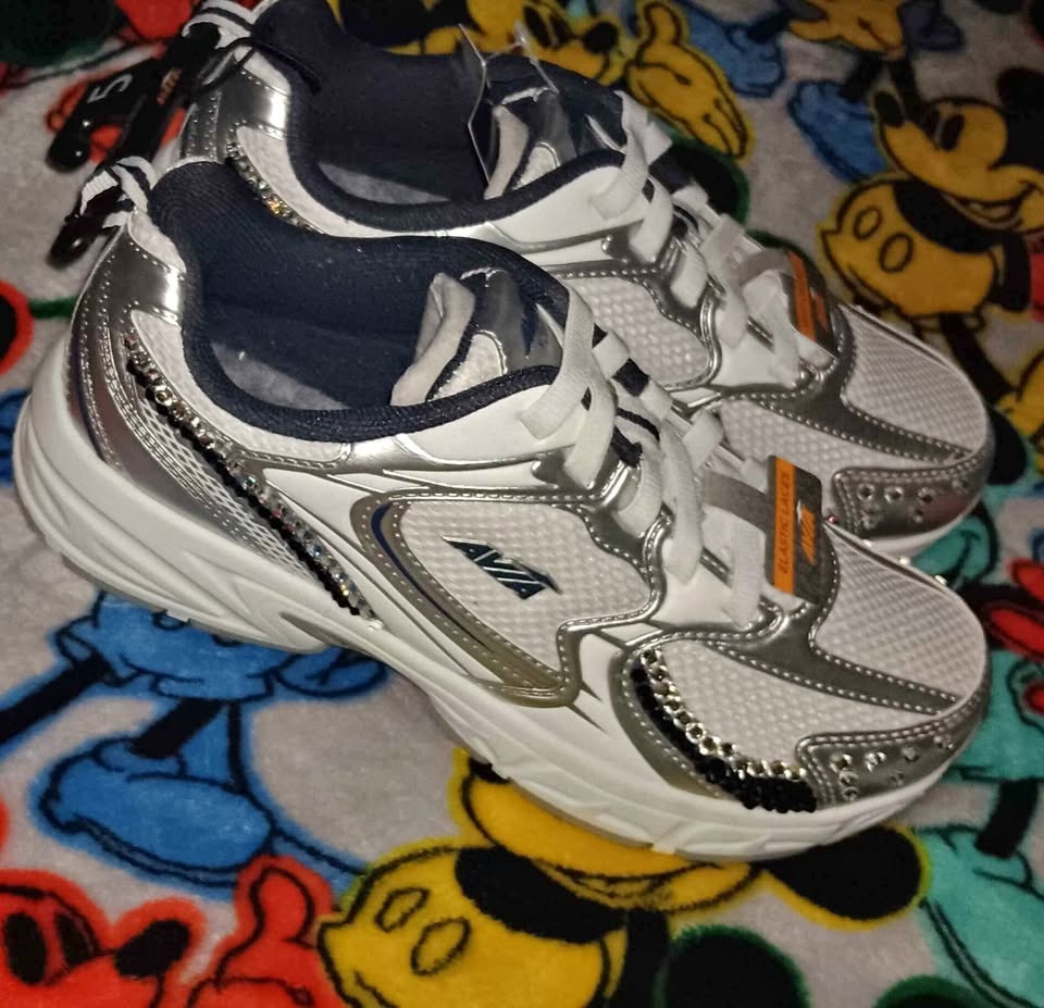 AVIA Custom SIZE 5Y Shoes $45