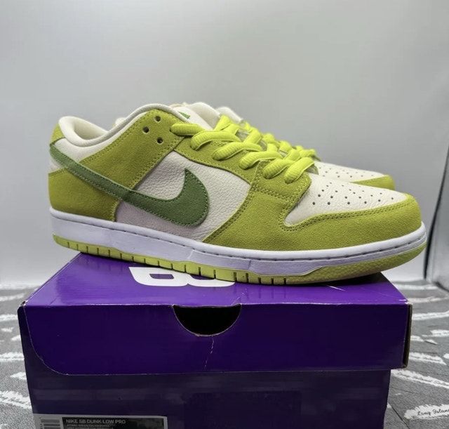 AUTHENTIC green apple dunks