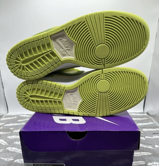 AUTHENTIC green apple dunks - photo 2