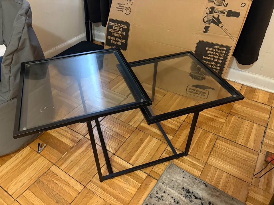 Central Glass Table for Sale — $40 - photo 3