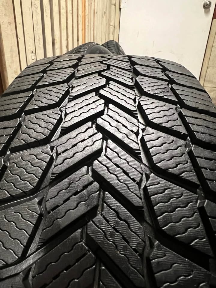 Toyota Highlander winter package 235/65 R 18 - photo 4
