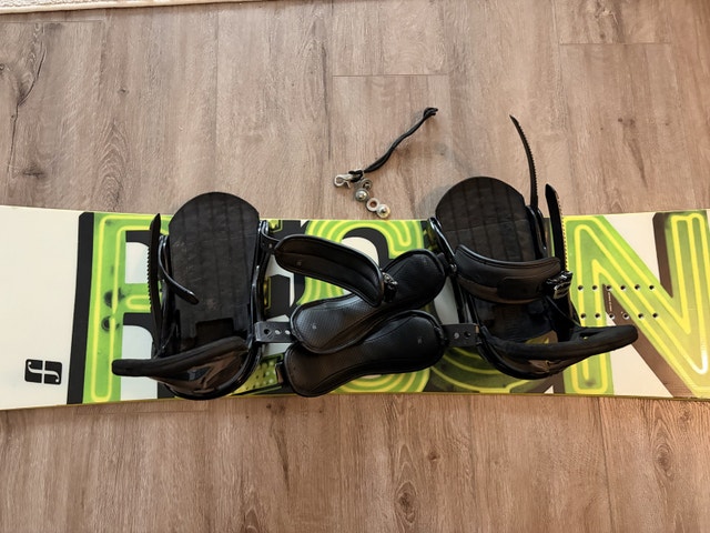 Forum Snowboard 156 CM + Burton Bindings + Size 9 US Men’s Boots - photo 4